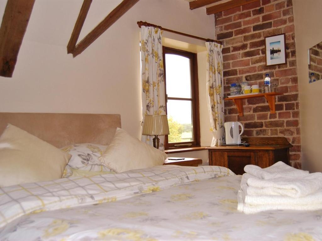 Bluebell Farm Bed & Breakfast Ъптън ъпон Севърн Стая снимка