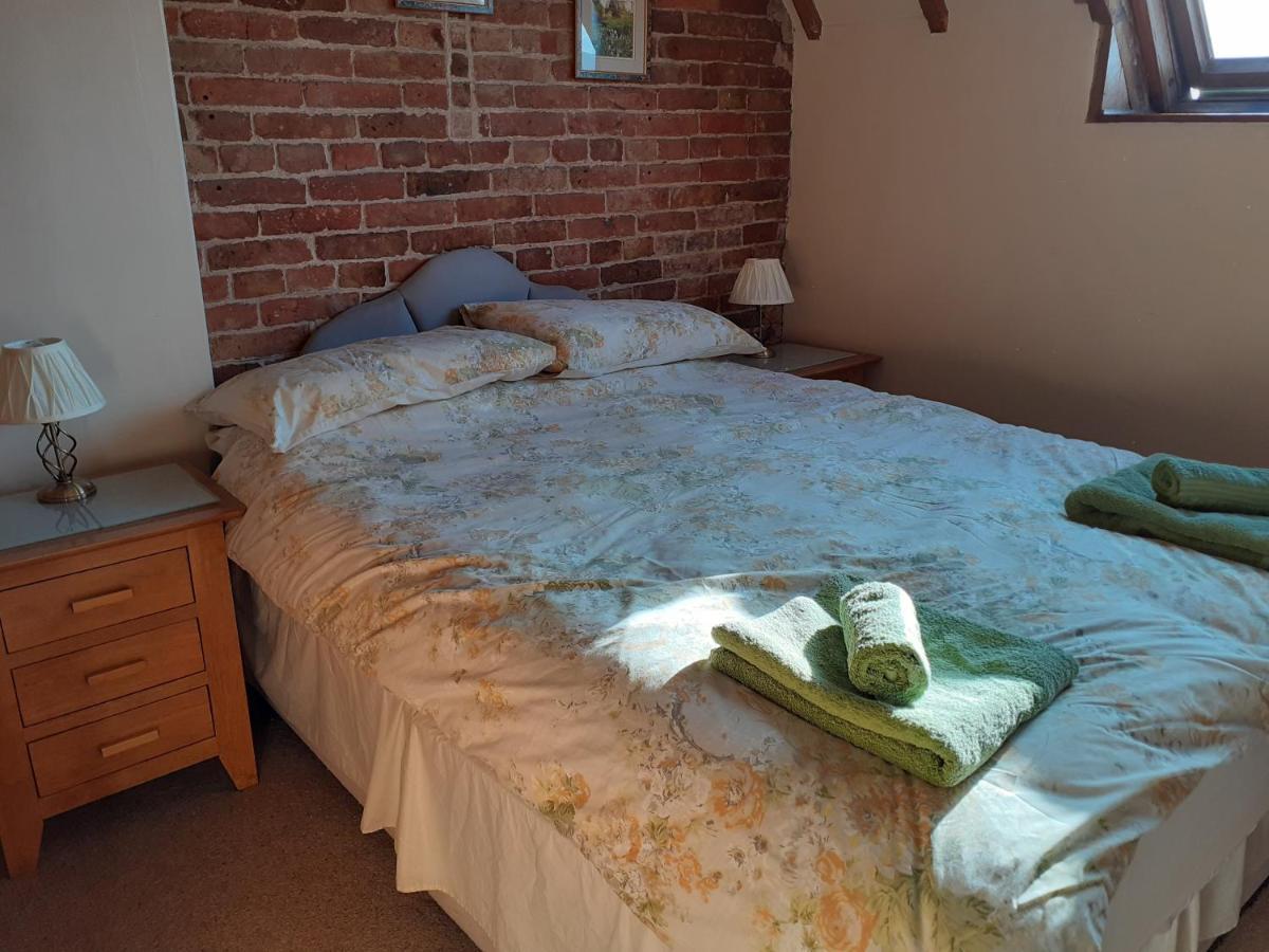 Bluebell Farm Bed & Breakfast Ъптън ъпон Севърн Екстериор снимка